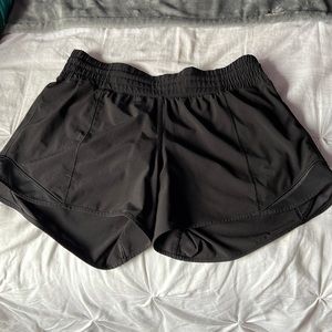 lululemon black hotty hot shorts